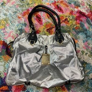 Elegant Silver Women's Shoulder Bag